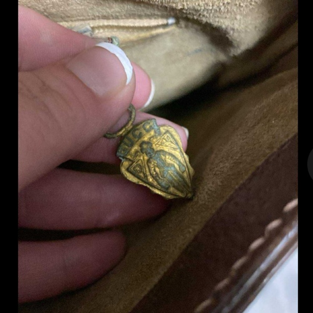 Gucci Tan and Brown Shoulder Bag with Gold Accent Authenticity confirmed - Picture 3 of 8